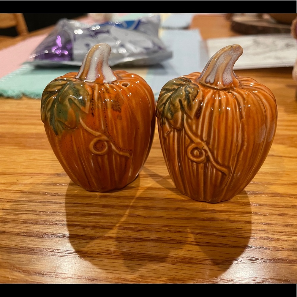 Pumpkin salt and pepper shakers